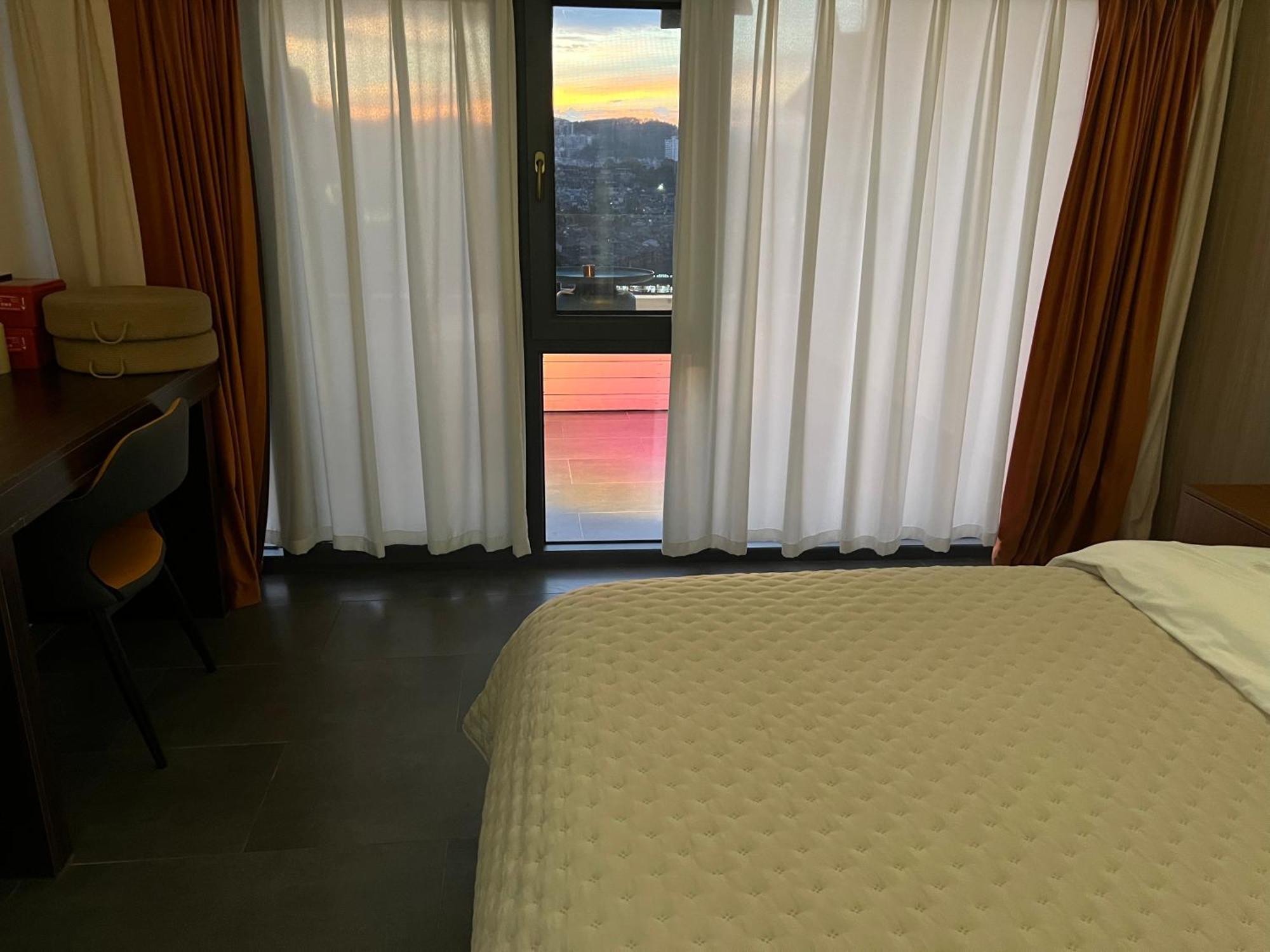 Phoenix Best River View B&B 鳳凰県 エクステリア 写真
