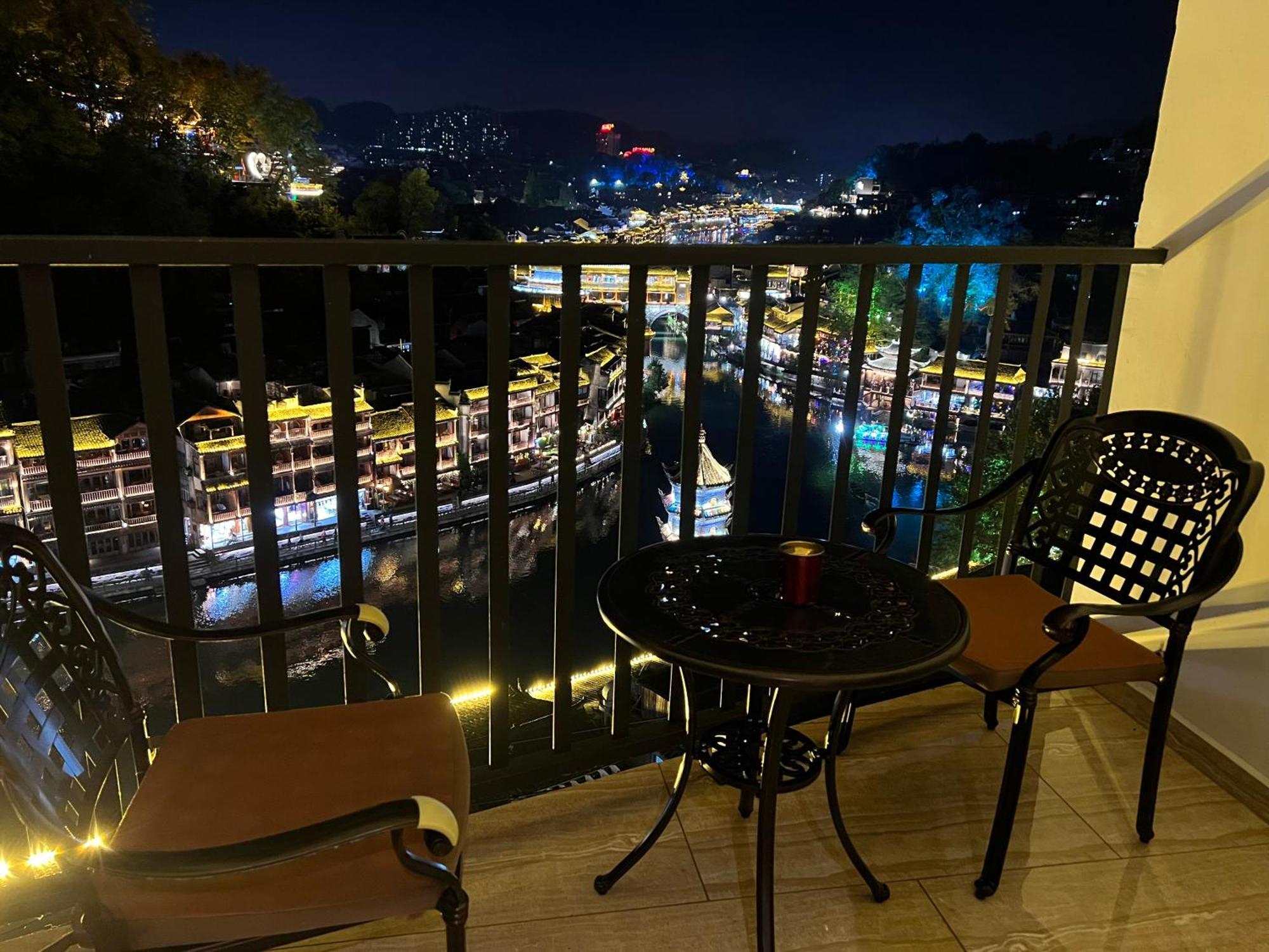 Phoenix Best River View B&B 鳳凰県 エクステリア 写真